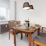 Lejlighed With Balcony Near The In By Renters Sopot