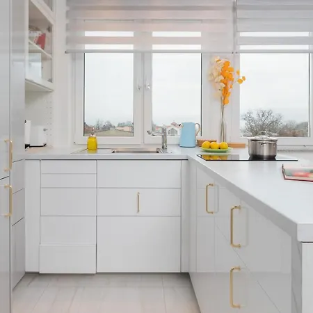 Daire With Balcony Near The In By Renters *