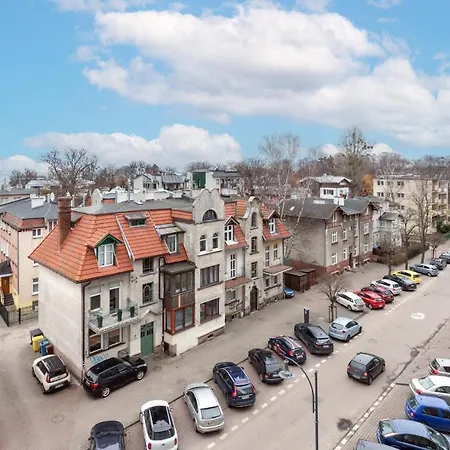 Lägenhet With Balcony Near The In By Renters *
