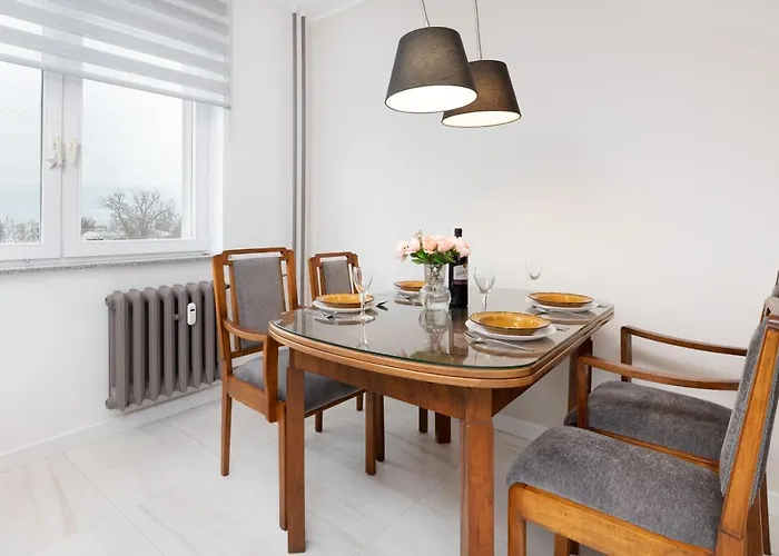 Lägenhet With Balcony Near The In By Renters Sopot