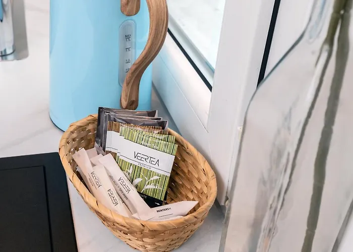 With Balcony Near The In By Renters Lägenhet *